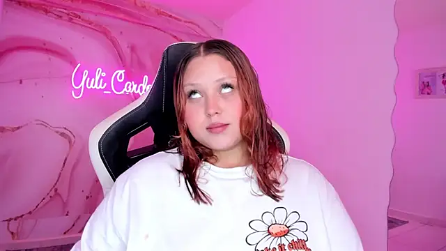 YuliCardona  online show from April 14, 2026, 6:35 pm