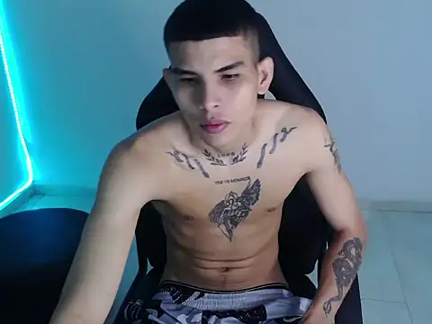 Snapshot of hot_king20 chatting on December 15, 2025, 4:35 pm hot king20 online show from December 15, 2025, 4:35 pm