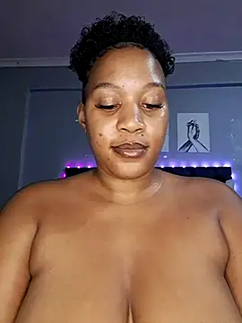 Snapshot of Toya_P chatting on December 21, 2025, 7:26 pm Toya P online show from December 21, 2025, 7:26 pm