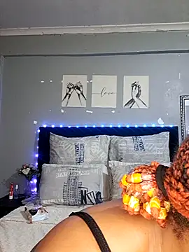 Snapshot of Toya_P chatting on February 25, 2026, 10:09 pm Toya P online show from February 25, 2026, 10:09 pm