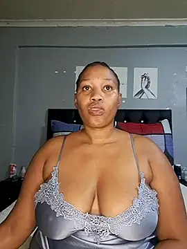 Snapshot of Toya_P chatting on October 23, 2025, 12:04 pm Toya P online show from October 23, 2025, 12:04 pm