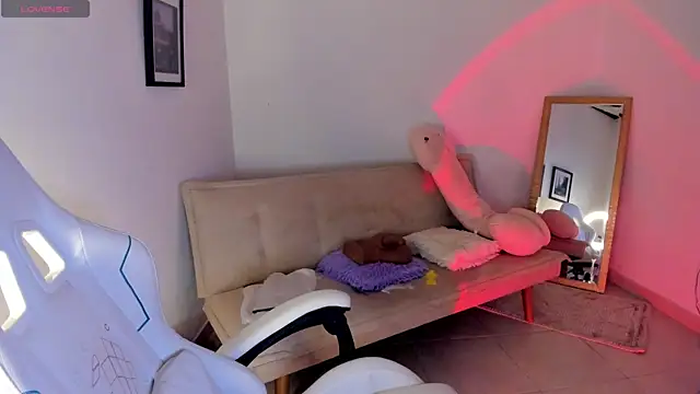sweet pink  online show from June 7, 2026, 12:05 am