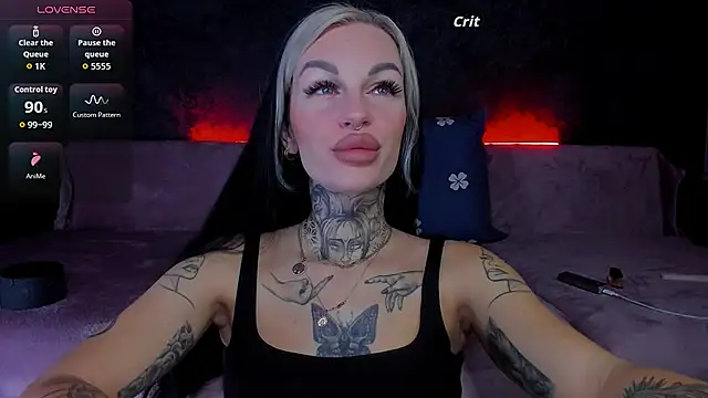 Snapshot of angel_devil_forever chatting on November 29, 2025, 10:10 pm angel devil forever online show from November 29, 2025, 10:10 pm