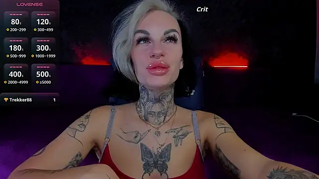 Snapshot of angel_devil_forever chatting on November 24, 2025, 10:32 pm angel devil forever online show from November 24, 2025, 10:32 pm