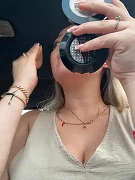 Danielavegax online show from March 25, 2026, 7:35 pm