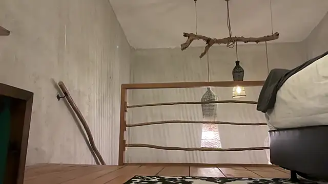  liatris  online show from February 1, 2025, 2:13 pm