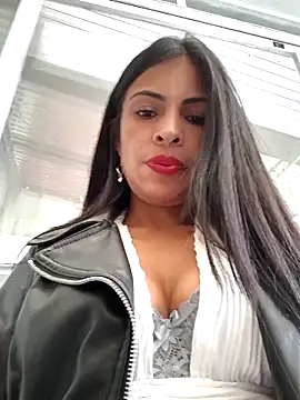 Astrid-- online show from February 11, 2025, 9:25 pm