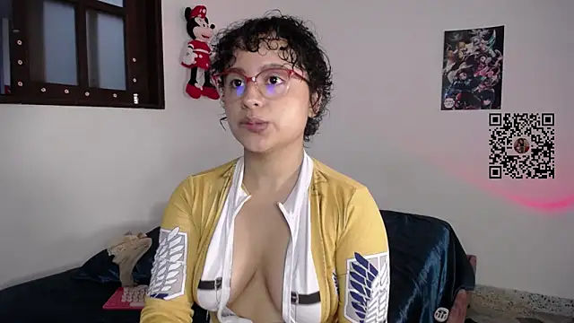 Snapshot of lou_cute chatting on November 20, 2025, 2:01 am lou cute online show from November 20, 2025, 2:01 am