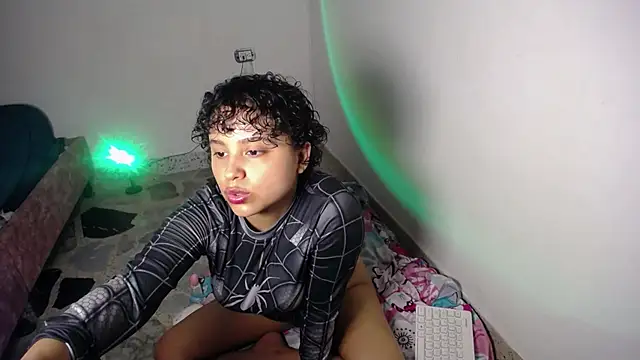 Snapshot of lou_cute chatting on December 17, 2025, 7:08 pm lou cute online show from December 17, 2025, 7:08 pm