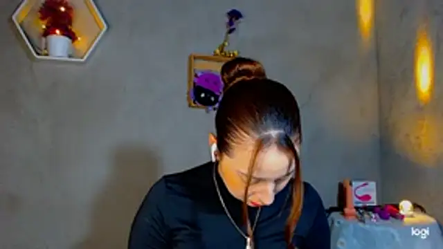 hot emiliana online show from December 5, 2025, 9:12 pm