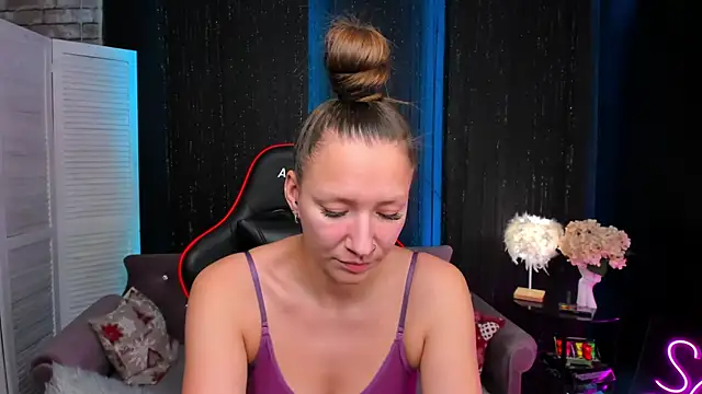 Snapshot of SarahCoksss chatting on November 29, 2025, 12:33 am SarahCoksss online show from November 29, 2025, 12:33 am