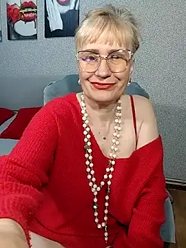 Snapshot of koroleva70 chatting on May 28, 2026, 10:54 am koroleva70 online show from May 28, 2026, 10:54 am