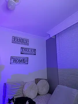 Snapshot of Mau_White chatting on March 2, 2025, 1:26 am Mau White online show from March 2, 2025, 1:26 am