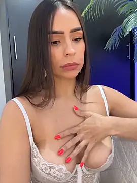 Mau White online show from February 2, 2026, 9:03 pm