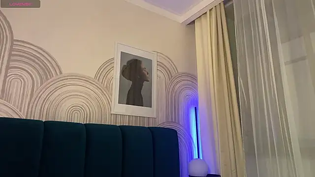 viviann evans online show from March 30, 2026, 12:56 am