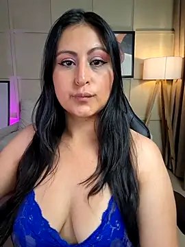 Snapshot of Amber_gold_ chatting on December 2, 2025, 4:36 am Amber gold online show from December 2, 2025, 4:36 am