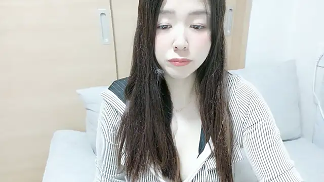 Snapshot of Arisa__ chatting on December 5, 2025, 11:53 am Arisa online show from December 5, 2025, 11:53 am