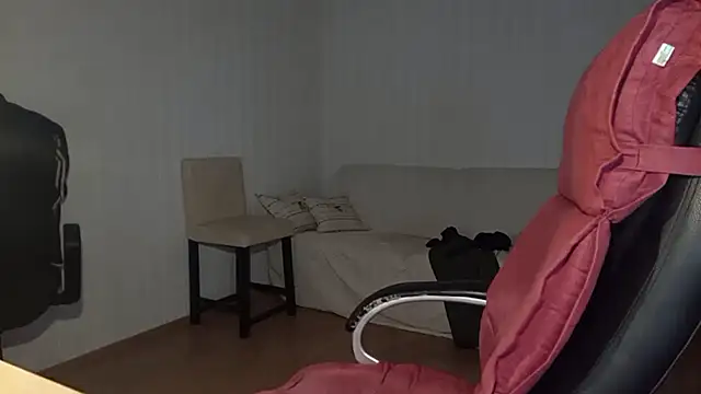 Snapshot of Rainfish chatting on October 15, 2025, 4:44 am Rainfish online show from October 15, 2025, 4:44 am