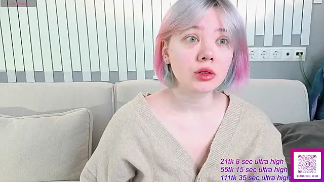   KawaiiYuki   online show from May 15, 2026, 3:48 am