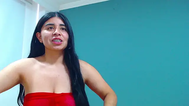 Snapshot of danna-_roouss chatting on October 31, 2025, 6:04 pm danna- roouss online show from October 31, 2025, 6:04 pm