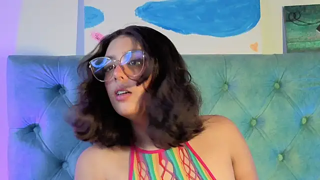 Paola Lyon  online show from March 3, 2026, 6:15 pm