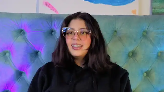 Paola Lyon  online show from February 11, 2026, 11:43 am