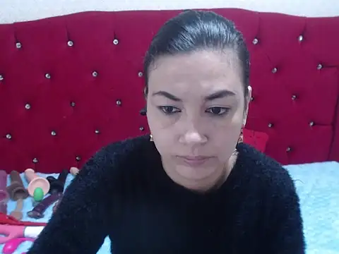 AdaFawxx online show from November 16, 2025, 3:44 am