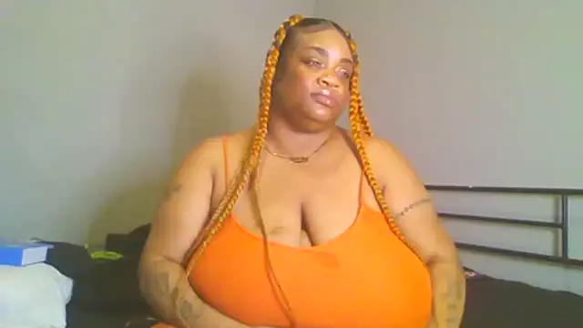 Snapshot of NaughtyHottieBBW chatting on June 14, 2026, 2:08 am NaughtyHottieBBW online show from June 14, 2026, 2:08 am