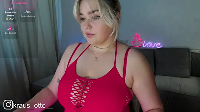 Snapshot of mrs_kitty69 chatting on October 12, 2025, 9:10 am mrs kitty69 online show from October 12, 2025, 9:10 am