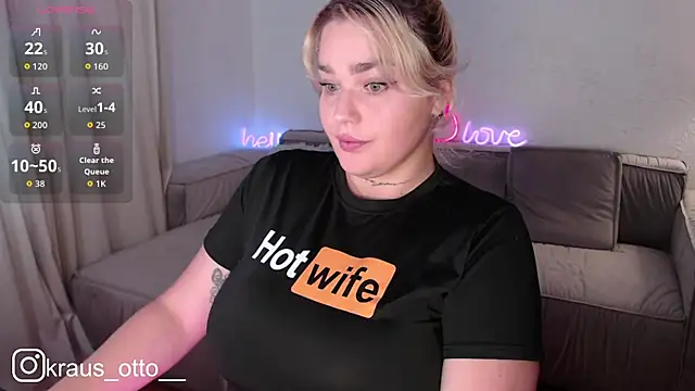 Snapshot of mrs_kitty69 chatting on October 13, 2025, 9:11 am mrs kitty69 online show from October 13, 2025, 9:11 am