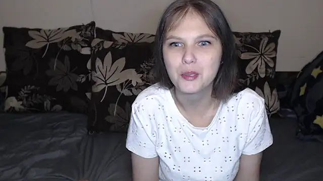 Snapshot of Nika_Shiny chatting on September 9, 2025, 6:45 am Nika Shiny online show from September 9, 2025, 6:45 am