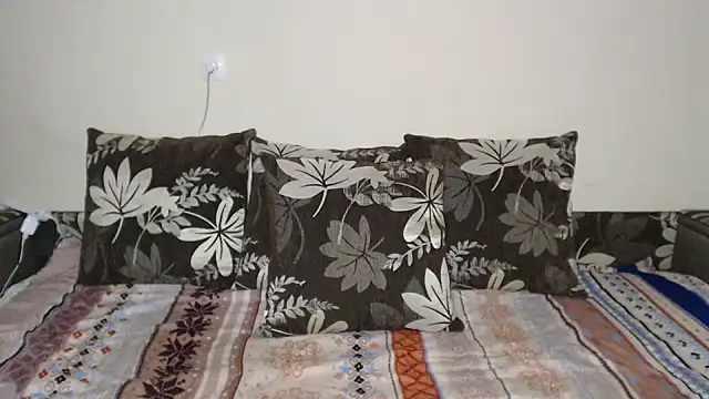 Snapshot of Nika_Shiny chatting on February 16, 2025, 5:15 am Nika Shiny online show from February 16, 2025, 5:15 am