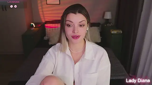 Snapshot of LancasterLady chatting on November 19, 2025, 1:33 pm LancasterLady online show from November 19, 2025, 1:33 pm