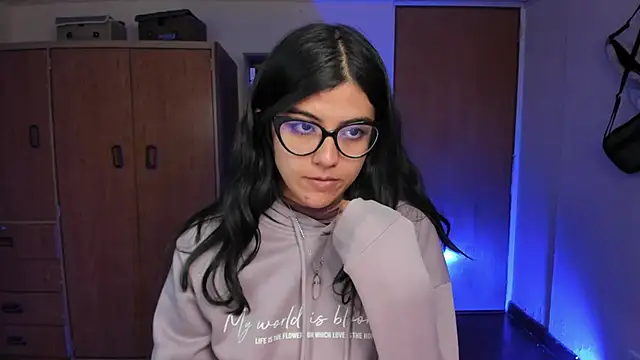 Snapshot of valerie__skyy chatting on January 24, 2025, 1:24 am valerie skyy online show from January 24, 2025, 1:24 am