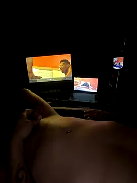 Snapshot of SideGhost chatting on November 11, 2025, 10:21 am SideGhost online show from November 11, 2025, 10:21 am