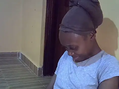 Tanaissa2 online show from November 24, 2025, 11:49 pm