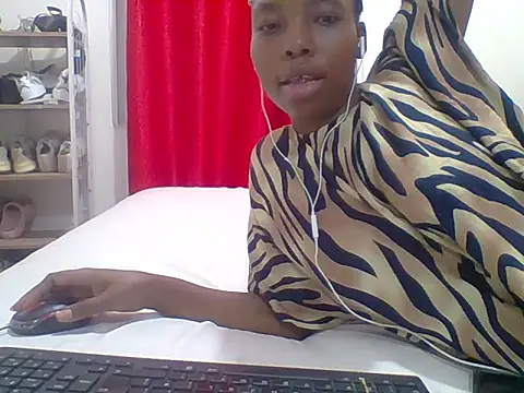 sexy  candyy online show from March 28, 2026, 7:37 pm