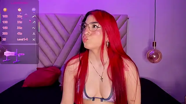 Snapshot of EmmaSwift_ chatting on October 15, 2025, 3:16 am EmmaSwift online show from October 15, 2025, 3:16 am