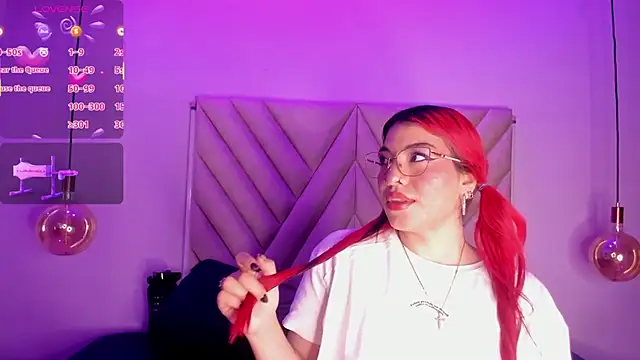 Snapshot of EmmaSwift_ chatting on November 24, 2025, 1:27 am EmmaSwift online show from November 24, 2025, 1:27 am