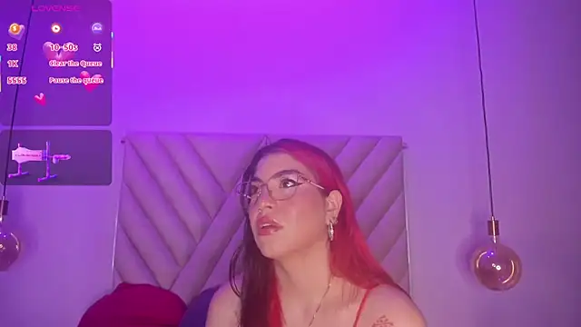 Snapshot of EmmaSwift_ chatting on October 28, 2025, 2:34 am EmmaSwift online show from October 28, 2025, 2:34 am