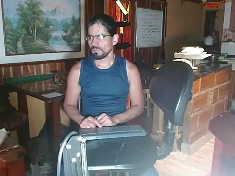 Snapshot of Dr_Pocholate84 chatting on May 15, 2026, 11:25 pm Dr Pocholate84 online show from May 15, 2026, 11:25 pm