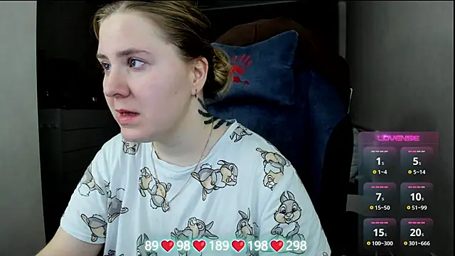 Olivia Munk online show from November 29, 2025, 3:39 am