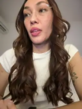 Snapshot of MichelleFerry_ chatting on May 2, 2026, 5:56 am MichelleFerry online show from May 2, 2026, 5:56 am