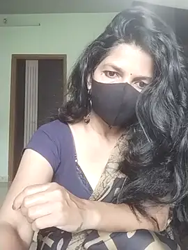 Snapshot of Shuttii_25 chatting on October 8, 2025, 7:32 am Shuttii 25 online show from October 8, 2025, 7:32 am