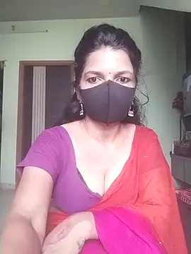 Snapshot of Shuttii_25 chatting on November 4, 2025, 5:22 am Shuttii 25 online show from November 4, 2025, 5:22 am