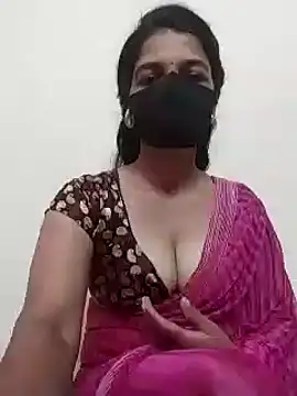 Snapshot of Shuttii_25 chatting on December 23, 2024, 4:44 am Shuttii 25 online show from December 23, 2024, 4:44 am