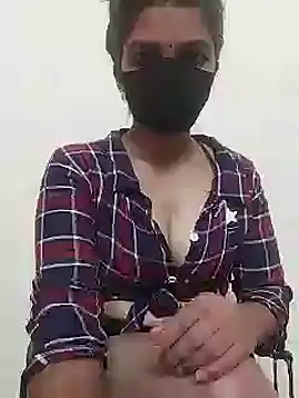 Snapshot of Shuttii_25 chatting on February 12, 2025, 6:19 pm Shuttii 25 online show from February 12, 2025, 6:19 pm