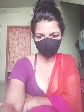 Snapshot of Shuttii_25 chatting on November 14, 2025, 6:28 am Shuttii 25 online show from November 14, 2025, 6:28 am