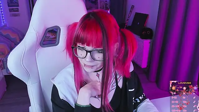 Snapshot of Yumi_Youkai chatting on November 16, 2025, 8:24 pm Yumi Youkai online show from November 16, 2025, 8:24 pm