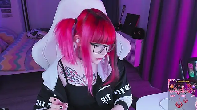 Snapshot of Yumi_Youkai chatting on November 25, 2025, 10:48 am Yumi Youkai online show from November 25, 2025, 10:48 am